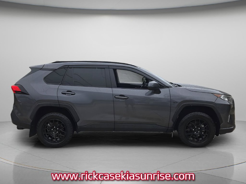 Used 2021 Toyota RAV4 XLE FWD image 4