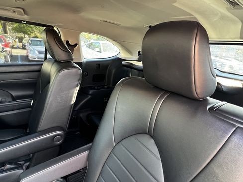 Used 2022 Toyota Highlander XLE image 33
