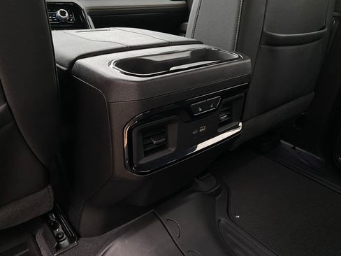 Used 2024 GMC Sierra 2500 AT4 w/ AT4 Premium Plus Package AWD/4WD image 31