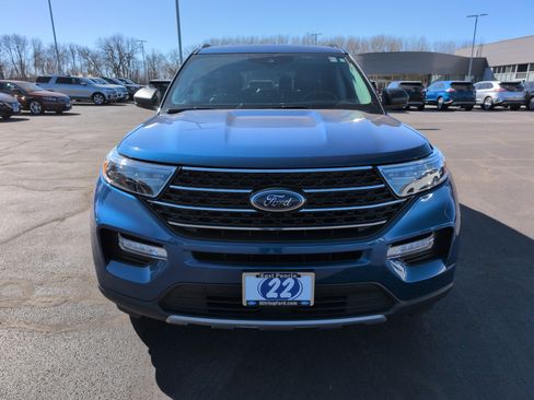 Used 2022 Ford Explorer XLT w/ Equipment Group 202A image 8