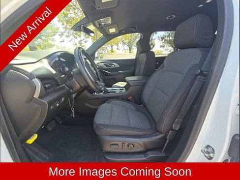 Used 2023 Chevrolet Traverse LT FWD image 9