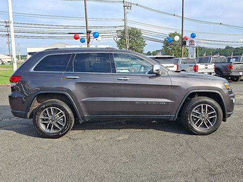 Used 2021 Jeep Grand Cherokee Limited AWD/4WD image 32
