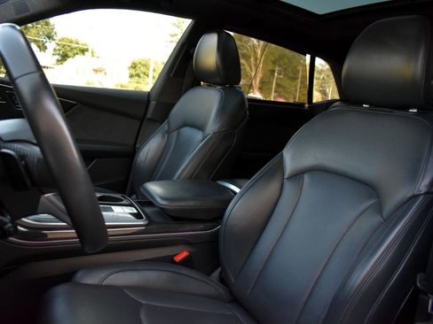 Used 2019 Audi Q8 Prestige w/ Luxury Package image 24