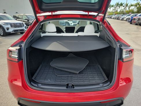 Used 2023 Tesla Model Y Long Range image 10