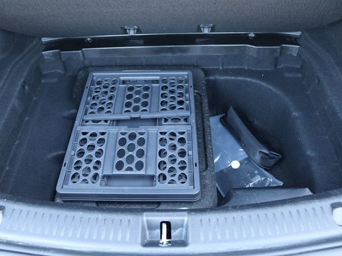 Used 2019 Mercedes-Benz E 450 4MATIC Sedan w/ Premium Package image 48