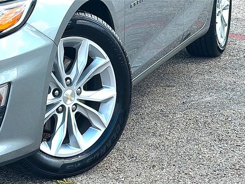 Used 2025 Chevrolet Malibu LT FWD image 3