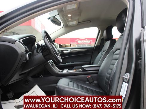 Used 2017 Ford Fusion SE image 9