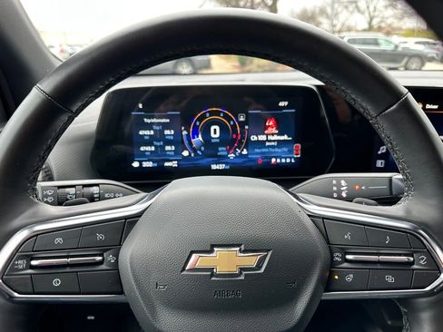 Used 2025 Chevrolet Equinox LT image 26