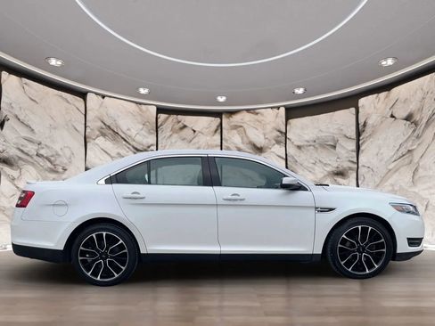 Used 2018 Ford Taurus SEL w/ Equipment Group 201A image 9