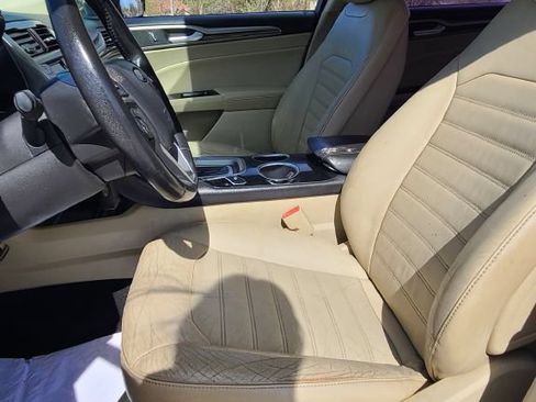 Used 2013 Ford Fusion SE FWD image 6