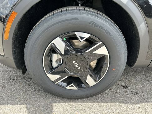 New 2026 Kia Sportage LX image 8