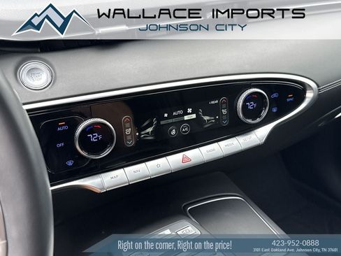 Used 2023 Genesis GV70 2.5T w/ Select Package AWD/4WD image 28