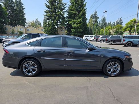 Used 2023 Honda Accord EX-L image 10