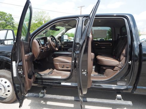 New 2025 RAM 3500 Longhorn image 12