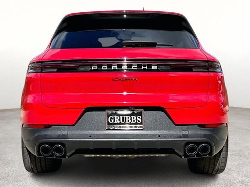 Used 2024 Porsche Cayenne AWD/4WD image 5