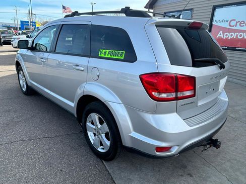 Used 2012 Dodge Journey SXT w/ Flexible Seating Group FWD image 7