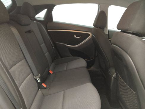 Used 2017 Hyundai Elantra GT image 19