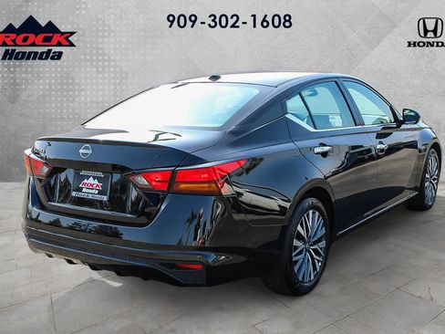 Used 2025 Nissan Altima 2.5 SV FWD image 6