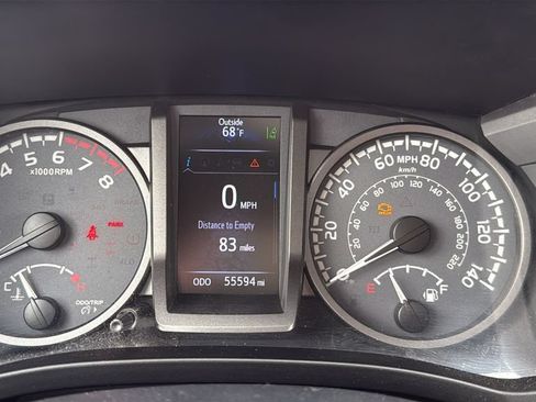 Used 2018 Toyota Tacoma TRD Sport AWD/4WD image 28