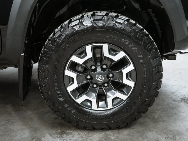 Used 2023 Toyota Tacoma TRD Off-Road AWD/4WD image 9