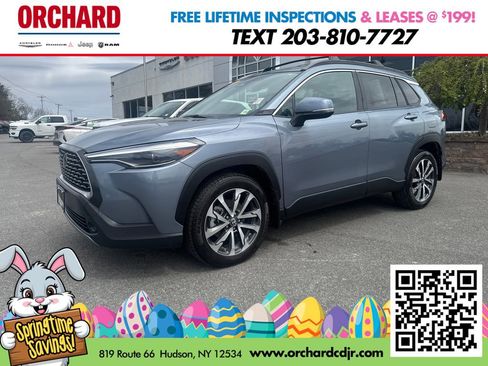 Used 2023 Toyota Corolla Cross XLE w/ Convenience Package AWD/4WD image 2