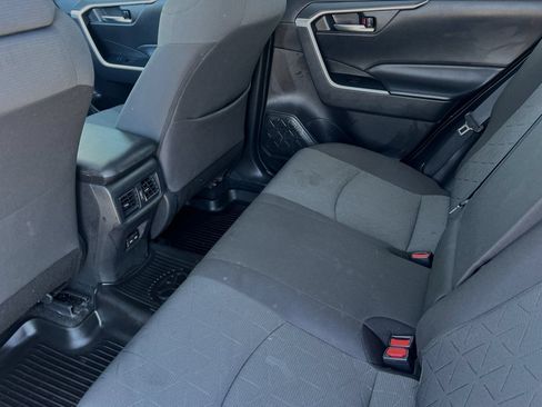 Certified 2022 Toyota RAV4 XLE AWD/4WD image 9
