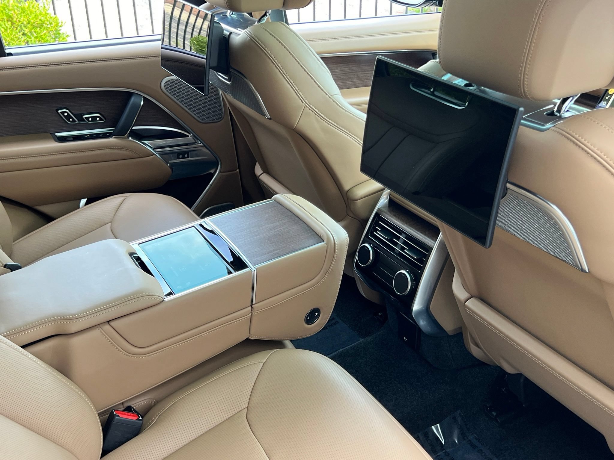 Used 2025 Land Rover Range Rover Autobiography AWD/4WD image 48