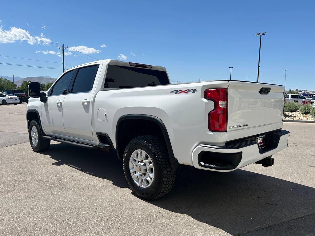 Used 2021 Chevrolet Silverado 2500 LTZ AWD/4WD image 4