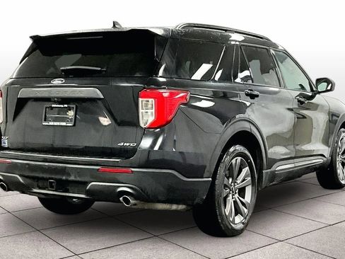 Certified 2021 Ford Explorer XLT w/ Equipment Group 202A image 11