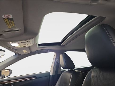 Used 2016 Lexus ES 350 w/ Luxury Package w/Wood Trim image 33