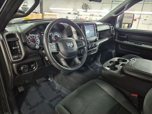 Used 2024 RAM 2500 Tradesman w/ Chrome Appearance Group image 11