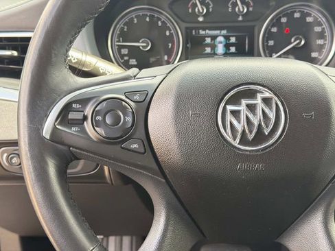 Used 2019 Buick Enclave Essence FWD image 28