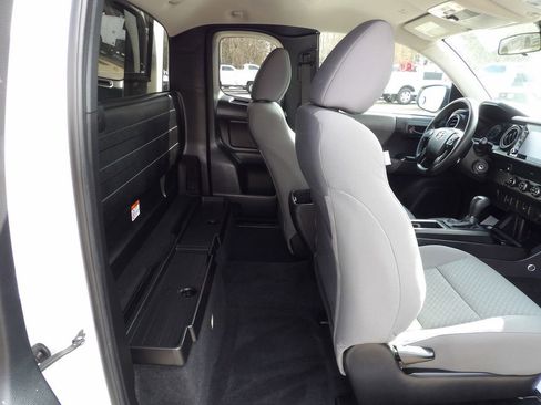 Used 2021 Toyota Tacoma SR5 image 31