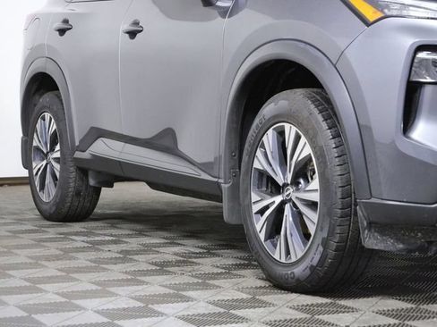 Used 2022 Nissan Rogue SV AWD/4WD image 2