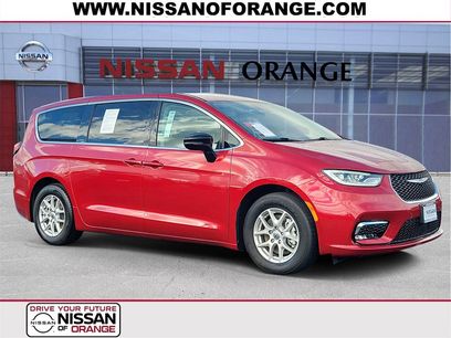 Used 2024 Chrysler Pacifica Touring-L