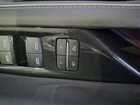 Used 2023 Cadillac Escalade ESV Premium Luxury AWD/4WD image 21