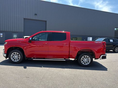 Used 2022 Chevrolet Silverado 1500 LT AWD/4WD image 6