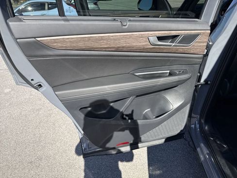 Certified 2025 Volkswagen Atlas SEL image 26