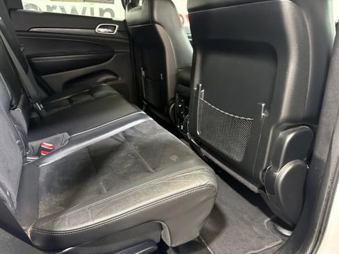 Used 2018 Jeep Grand Cherokee Altitude AWD/4WD image 14