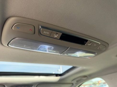 Used 2022 Kia Telluride EX w/ EX Premium Package image 11