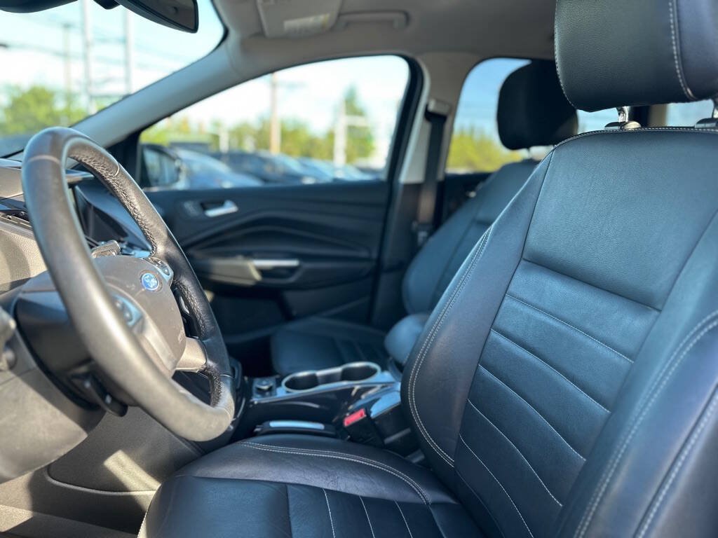 Used 2014 Ford Escape Titanium w/ Equipment Group 401A AWD/4WD image 14