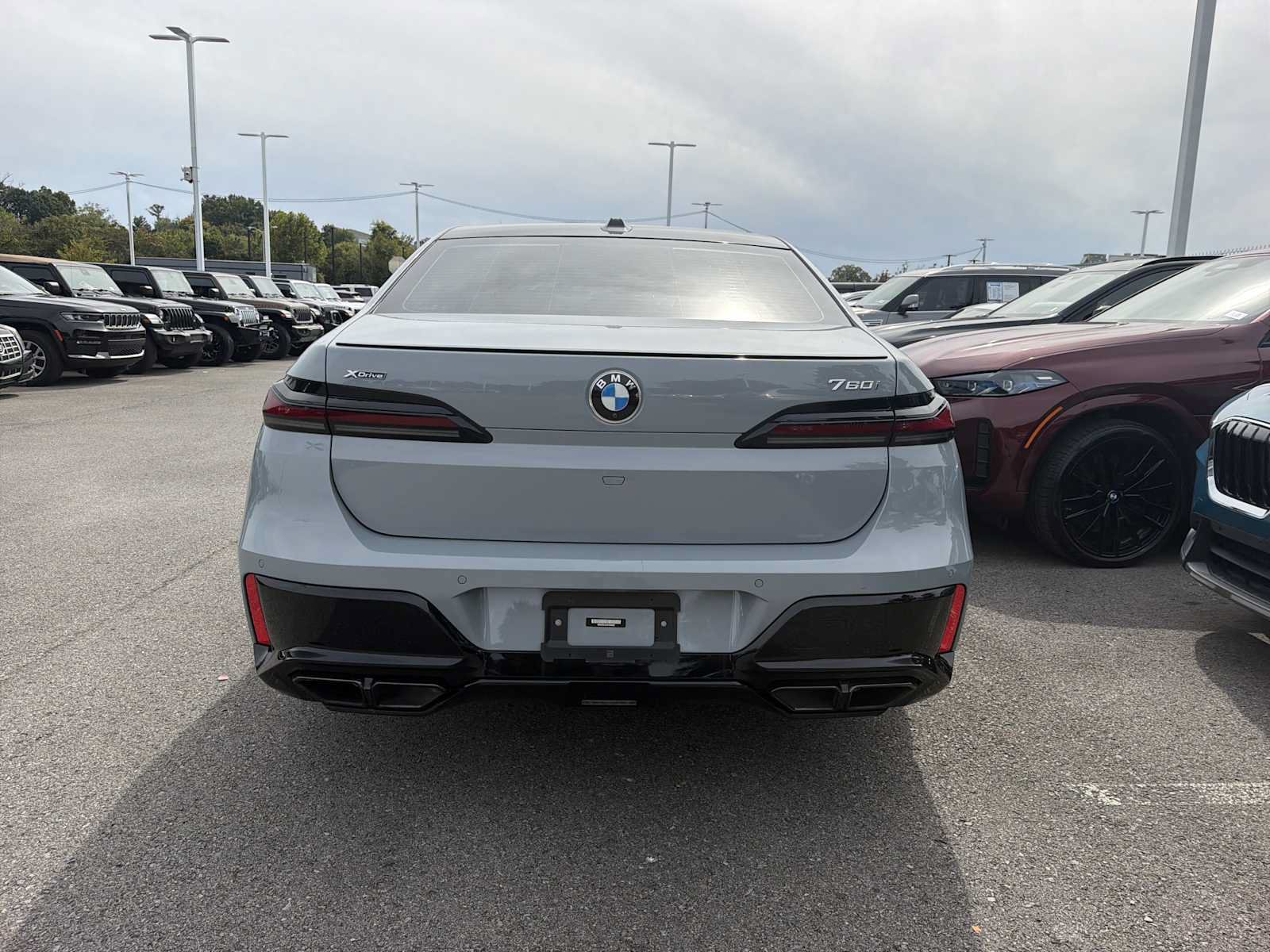 Used 2023 BMW 760i xDrive AWD/4WD image 9
