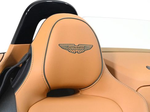 Used 2026 Aston Martin V8 Vantage Roadster image 5