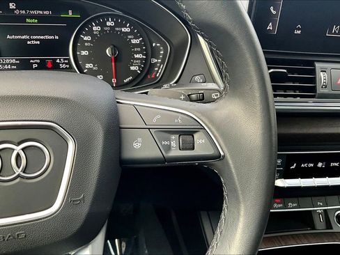 Used 2023 Audi Q5 2.0T Premium w/ Convenience Package AWD/4WD image 12