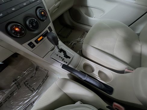 Used 2011 Toyota Corolla LE image 23