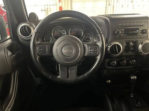 Used 2014 Jeep Wrangler Unlimited Sahara w/ Trailer Tow Group image 14