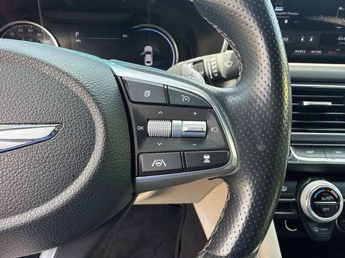 Used 2022 Genesis G70 2.0T RWD image 26