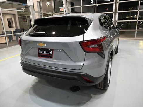 New 2026 Chevrolet Trax LS image 5