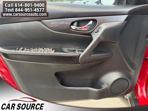 Used 2017 Nissan Rogue SV FWD image 15