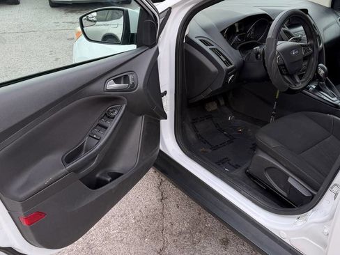 Used 2018 Ford Focus SE image 10